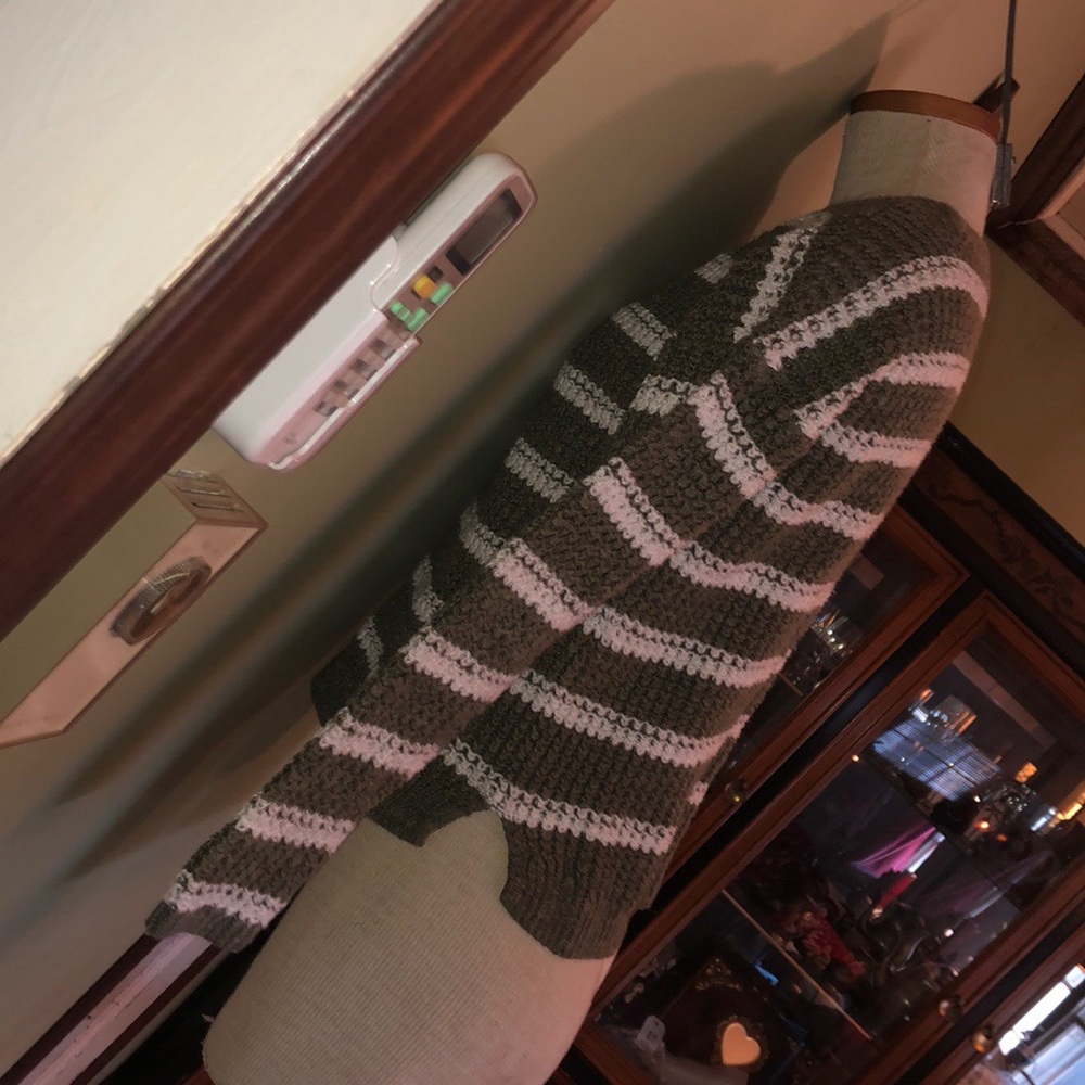 Hollister Green & white knitted sweater - Picture 5 of 8